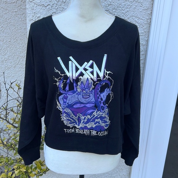 Chasor x Disney Tops - Chasor x Disney Villains Ursula Vixen Black Sweatshirt Women's Size S NWT